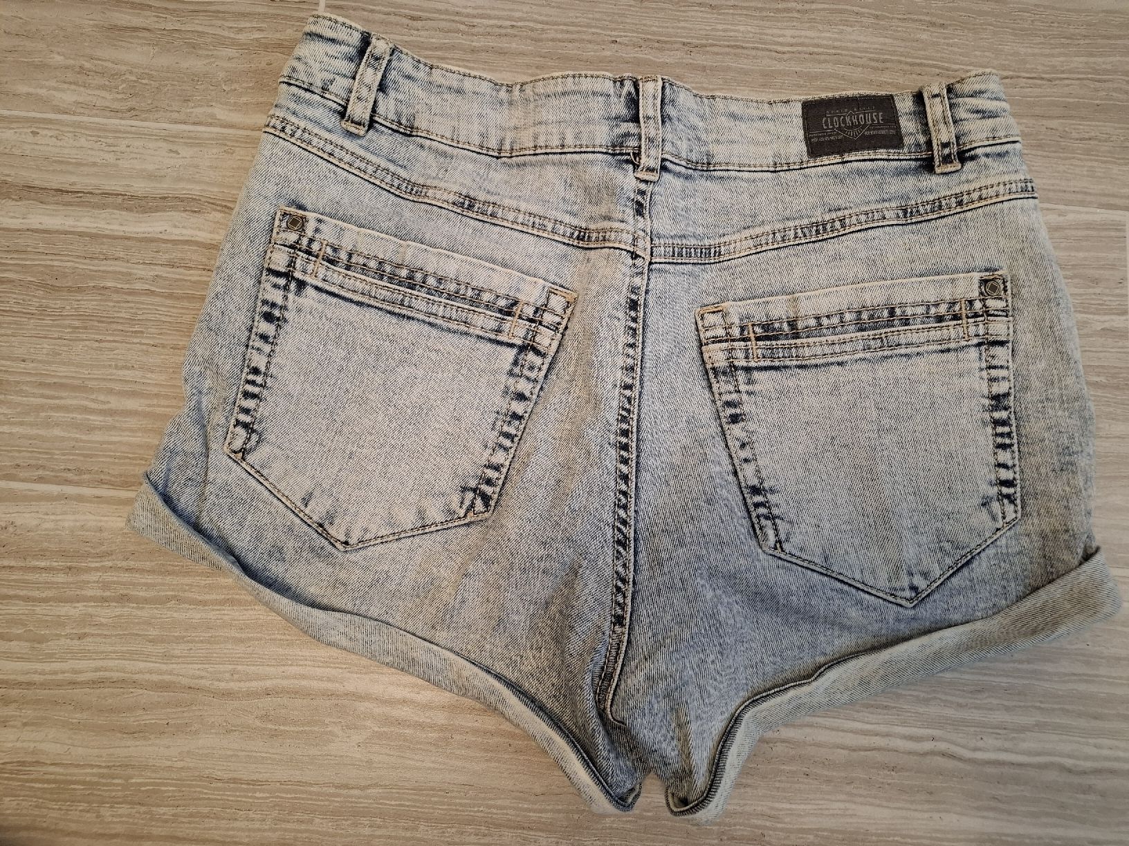 Jeans: short en jeans taille 38 – Gebraucht aus Ecublens FR von ame_y8tq 1