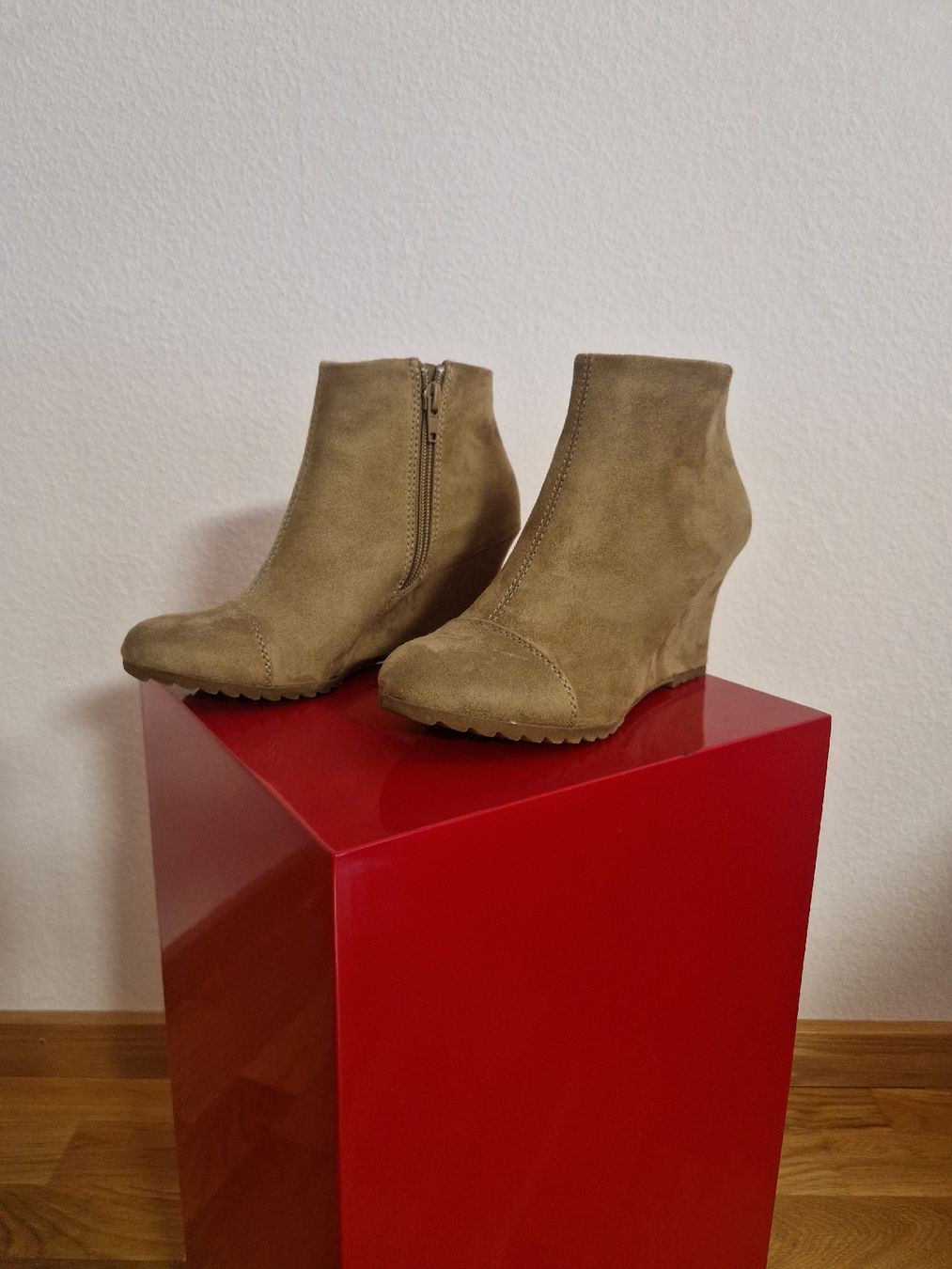Graceland Damenschuhe: Damen Stiefelletten mit Keilabsatz – Gebraucht aus Bern von Dekthai