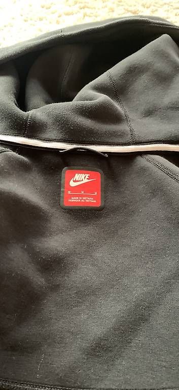 Giacche: Nike tech ERGO noir – Usato da Satigny venduto da kyl_yy7p 2