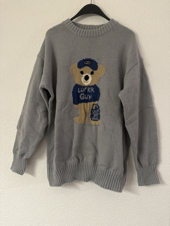 Grauer Pulli Bär Stickerei Gr. L  Blogger