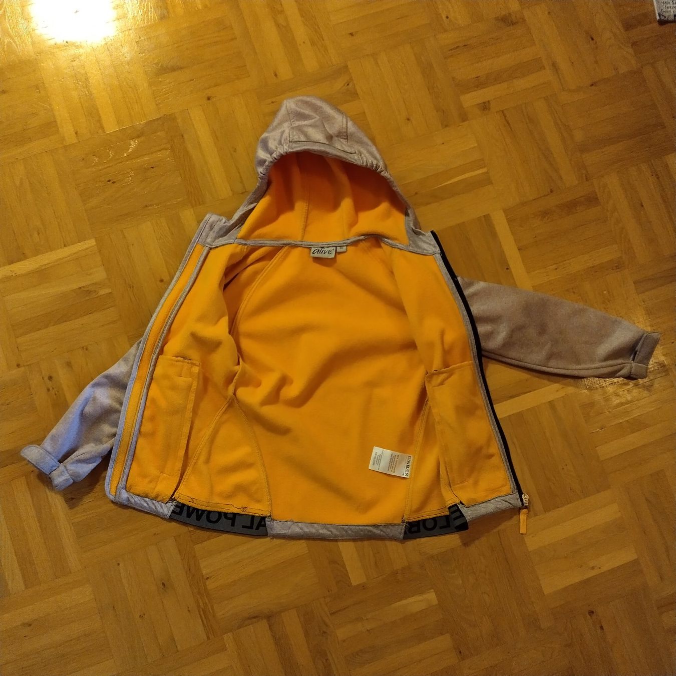 Jacken: Kinder Softshelljacke mit Kapuze Grösse 122 – Gebraucht aus Oberdorf NW von niederj 2