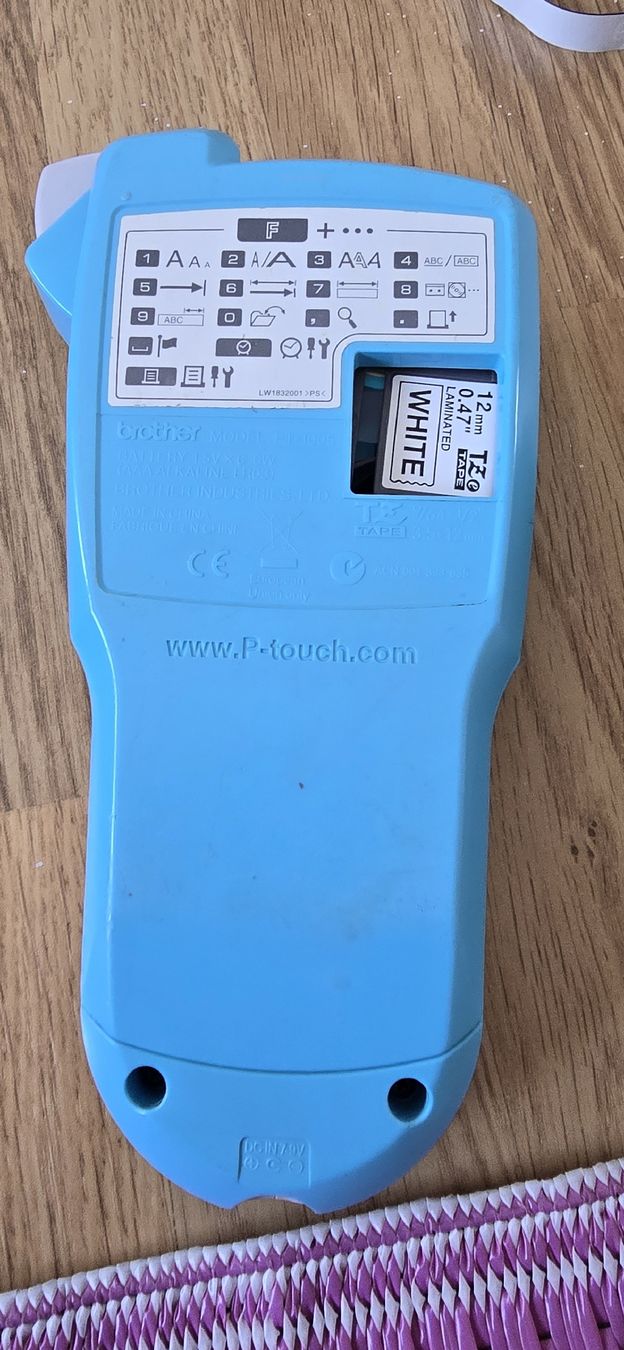 Brother Imprimantes: Brother P-touch 1005 Label Maker Blue Used – D'occasion à Studen BE par tha_dhp8 1