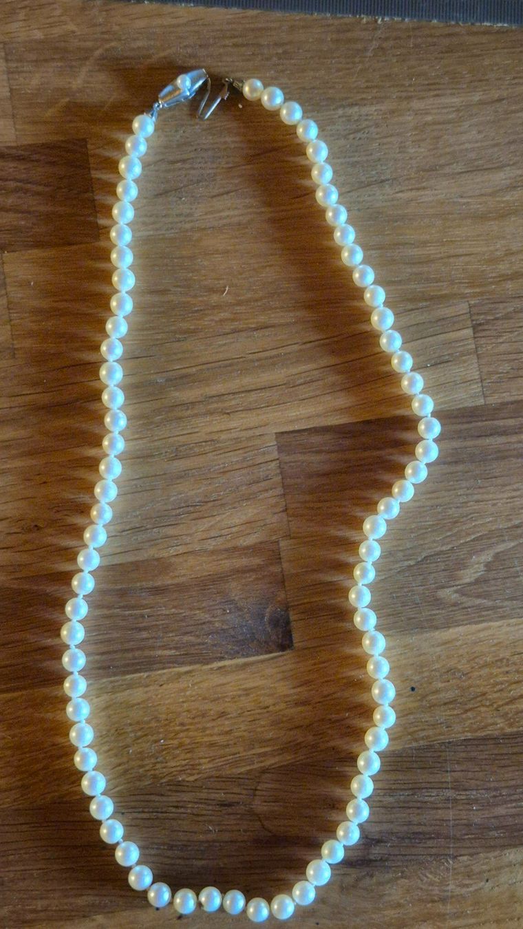 Ketten: Collier de perles – Gebraucht aus Mervelier von marbre75
