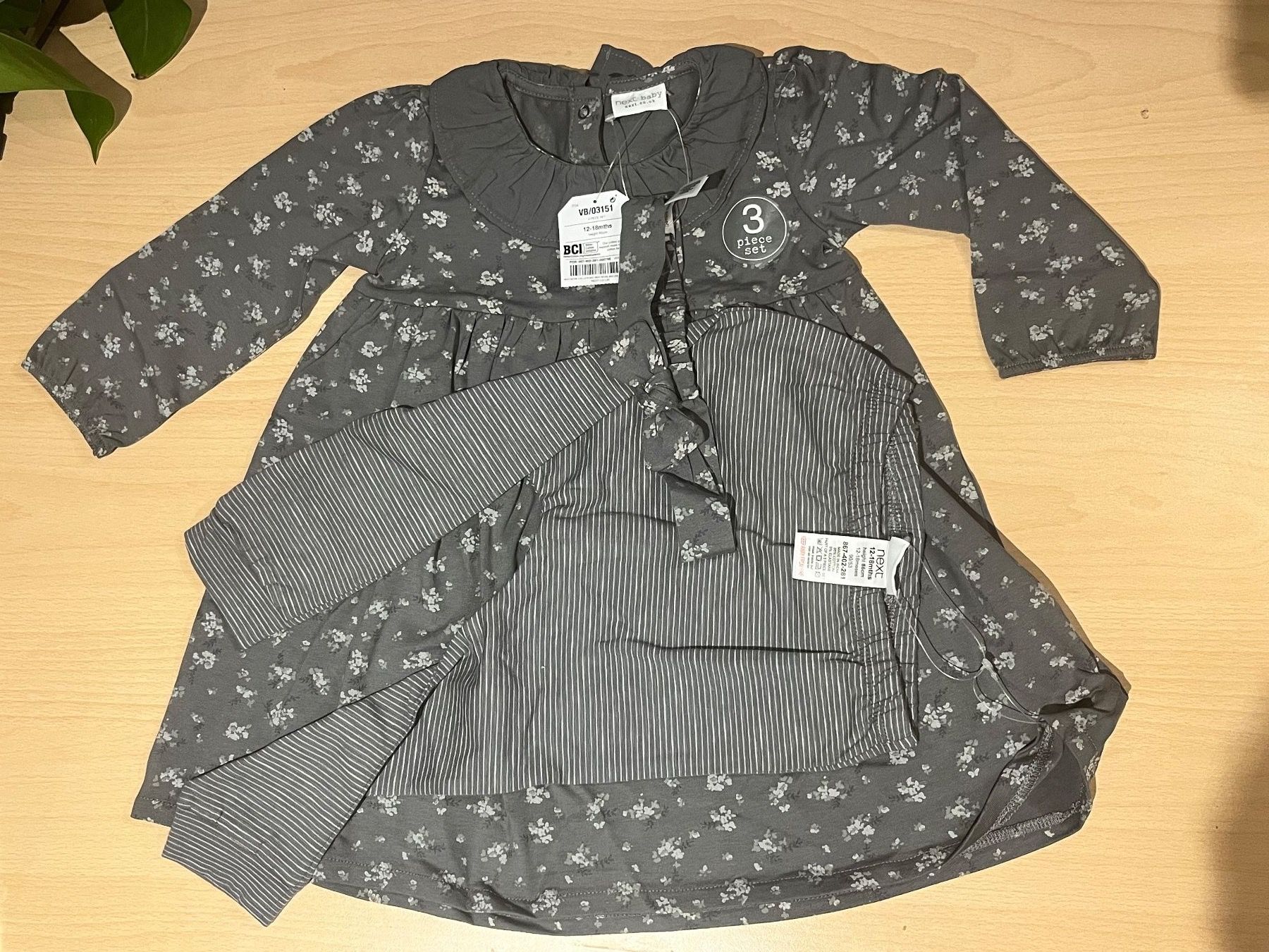 Next Vestiti & Gonne: Graues Kleid mit Legging und Haarband – Nuovo e nell'imballaggio originale da Binz venduto da Mcbs2406 1