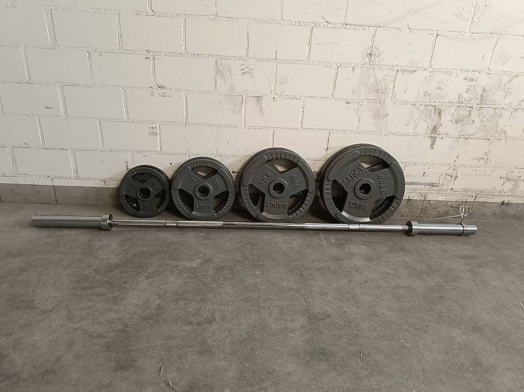Hometrainer: Half open Rack, Langhantel, 100kg Plates, Verstellbar Bench – Neu und originalverpackt aus Volketswil von Fsladek 7