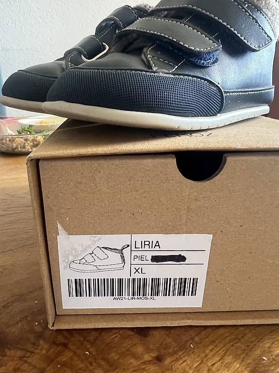 Schuhe für Jungen: Chaussures minimaliste pour petit enfant – Gebraucht aus Lausanne von beatriz_g 1