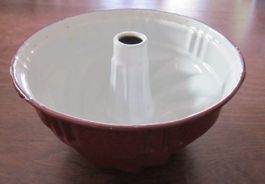 Alte grosse Email Gugelhupf-Form/Backform braun, innen weiss