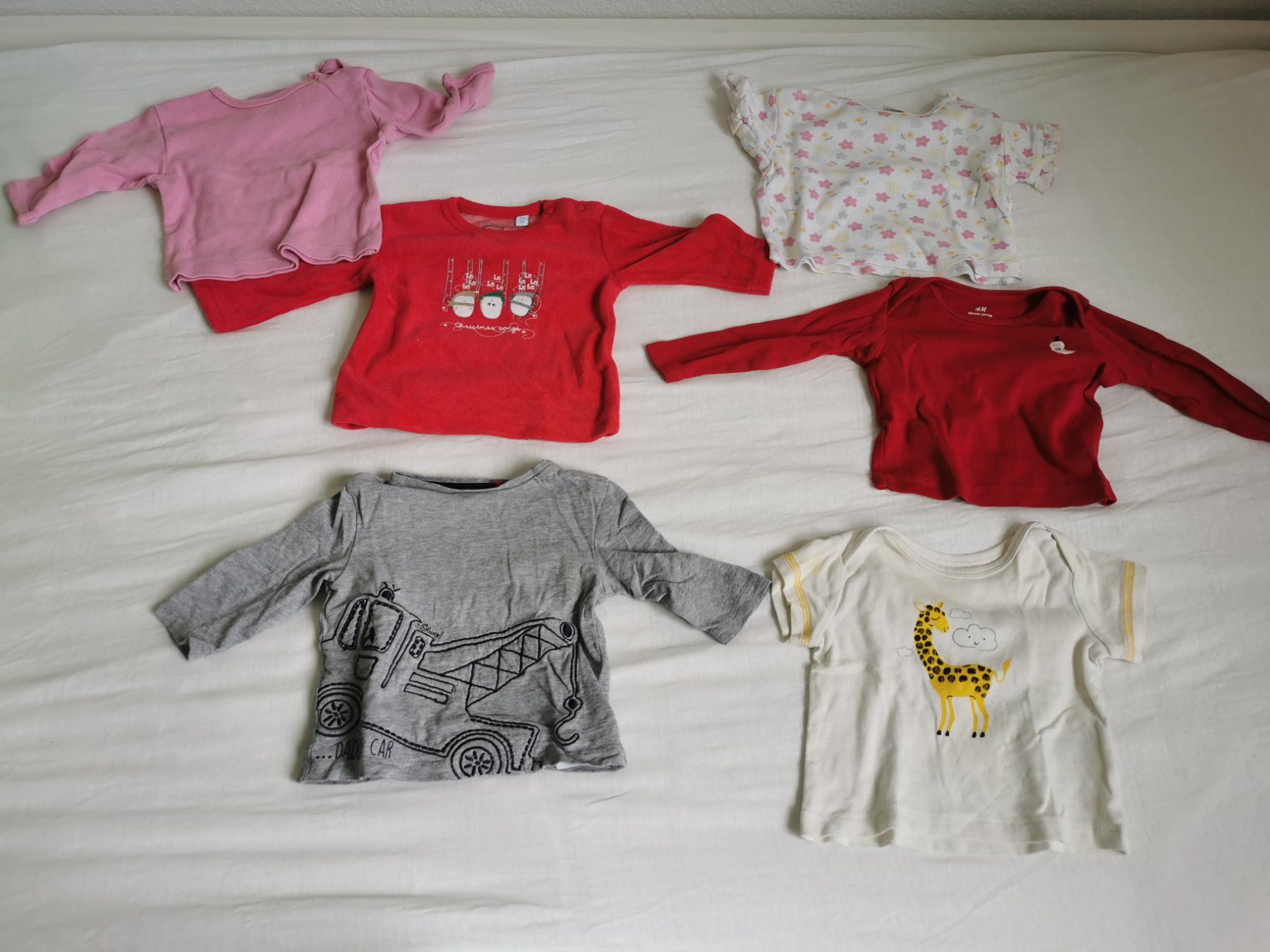 Lotti & Set di vestiti: Diverse Oberteile Baby 50/56 – Usato da Horw venduto da Lea1595
