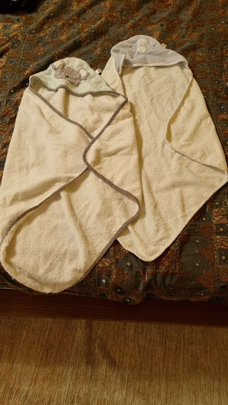 Teli da bagno: serviette de bain bébé – Usato da Ferpicloz venduto da Clicli014 1