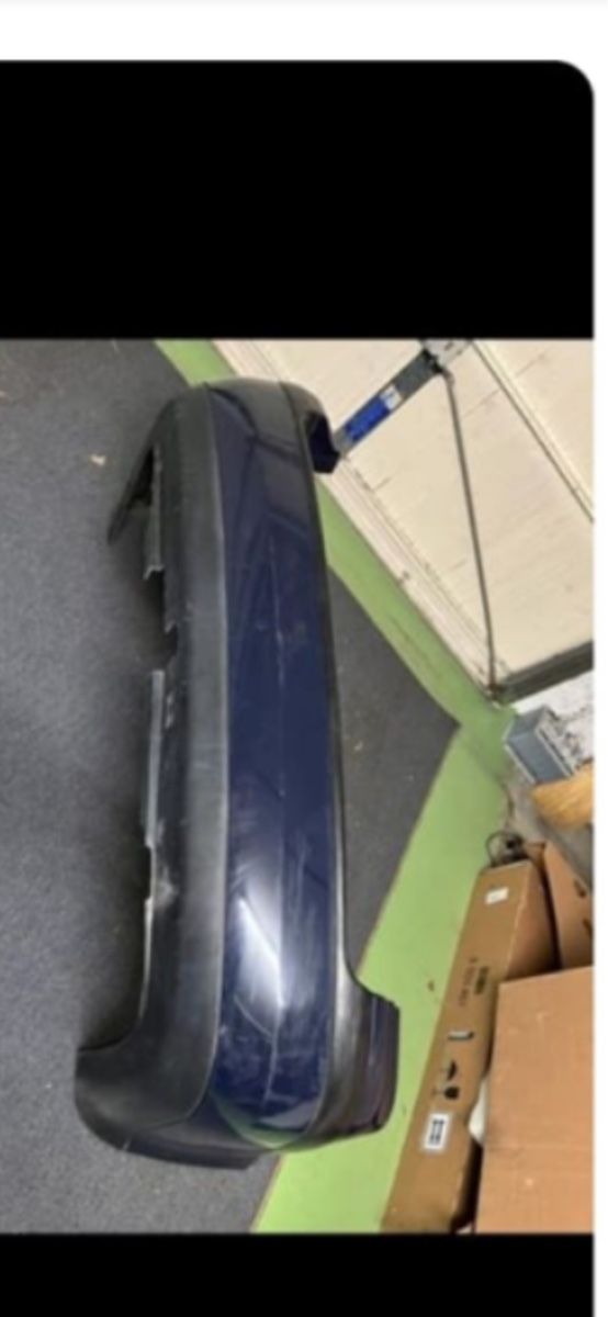 Volkswagen Tutti pezzi di ricambio auto: Vw Golf jg 2002 Kombi Stossstange Heck – Usato da Engelburg venduto da schrotti02 1