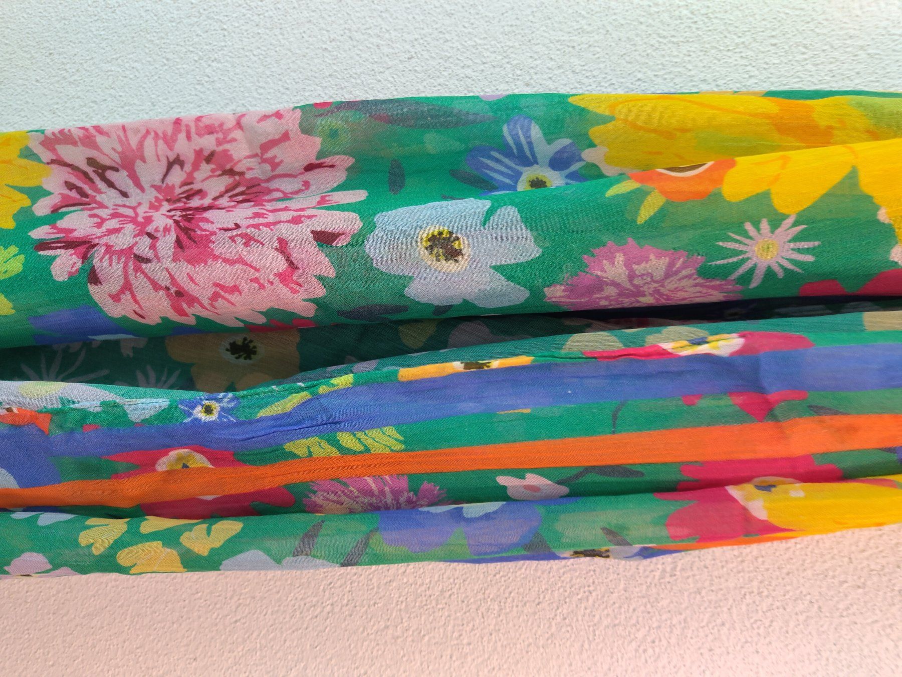 Becksöndergaard Foulard & Sciarpe: Farbenfroher Schal mit Blumenprint von Becksöndergaard – Usato da Zürich venduto da ste_58hs 4