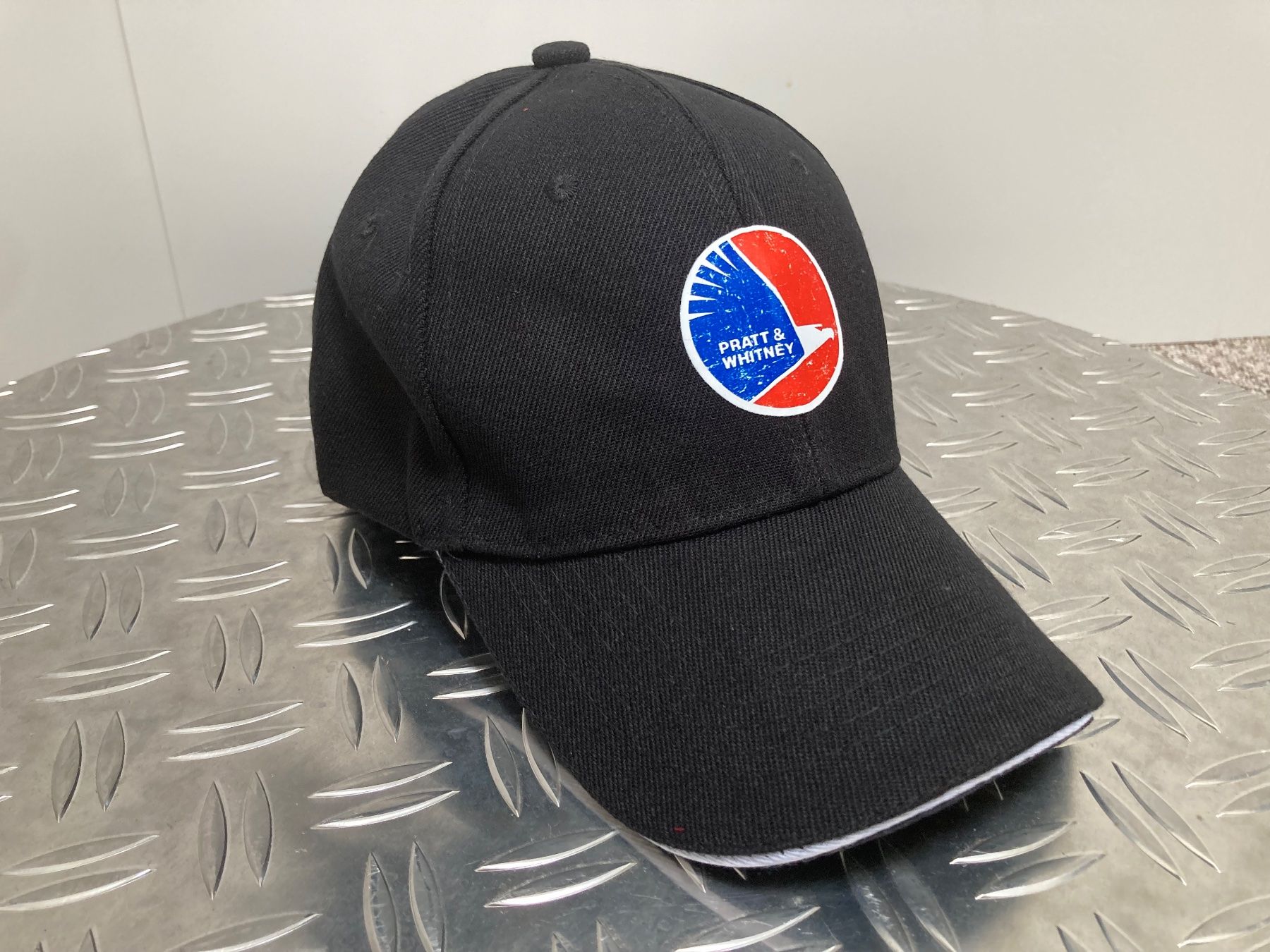 Copricapi, berretti & cappellini: Pratt & Whitney Logo Fan-Cap, Einheitsgrösse schwarz Neu! – Nuovo e nell'imballaggio originale da Buttisholz venduto da BANDIT-GARAGE-77