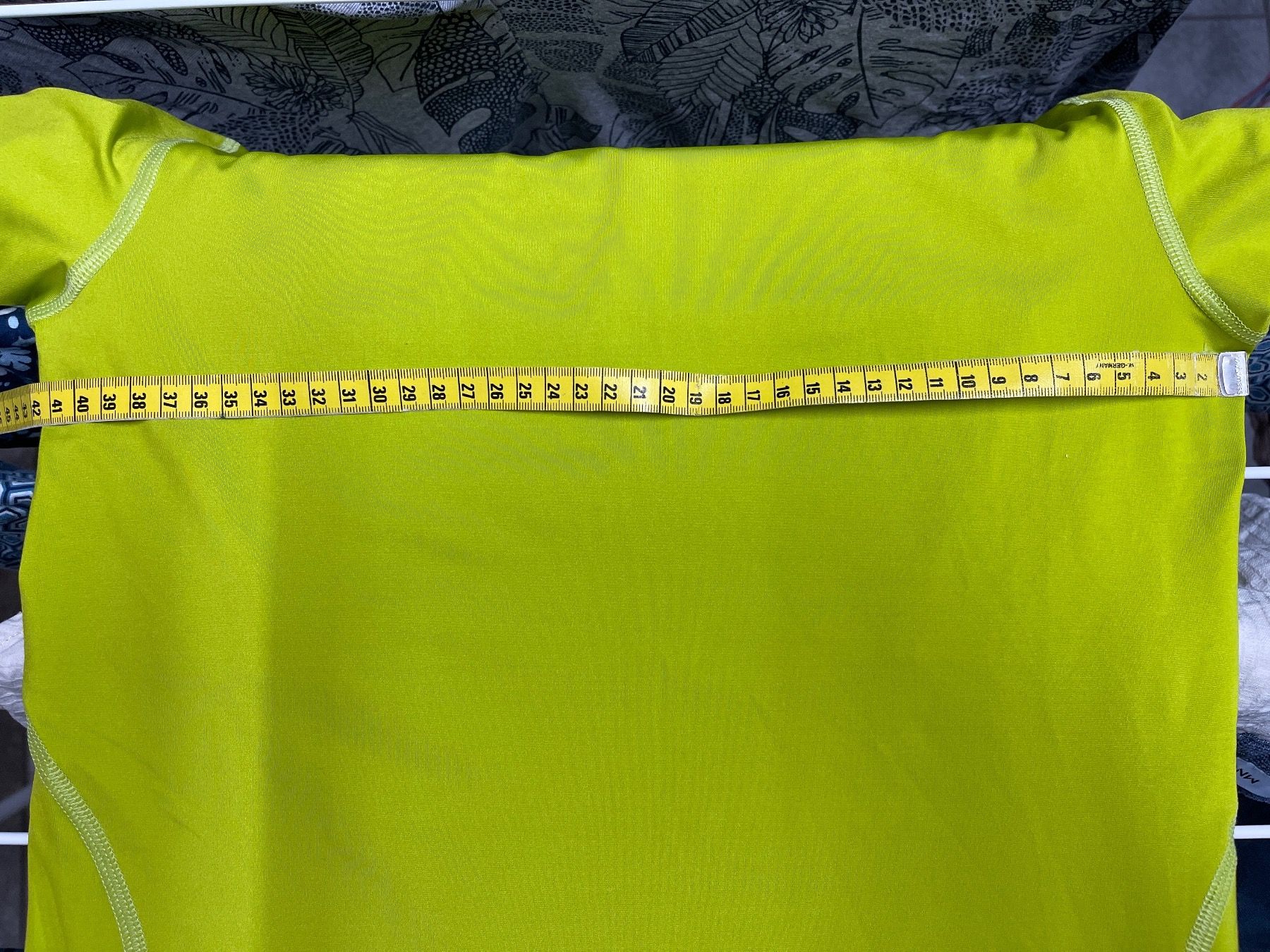 Nike Scarpe, pantaloni & magliette da ginnastica: Nike Sport Shirt – Usato da Adliswil venduto da JadrankaR 4
