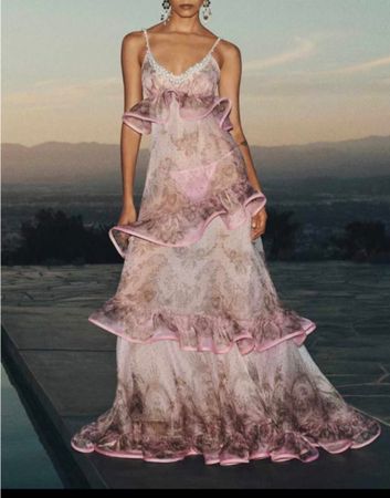 Kleid aus Seide. Gr. 38, neu