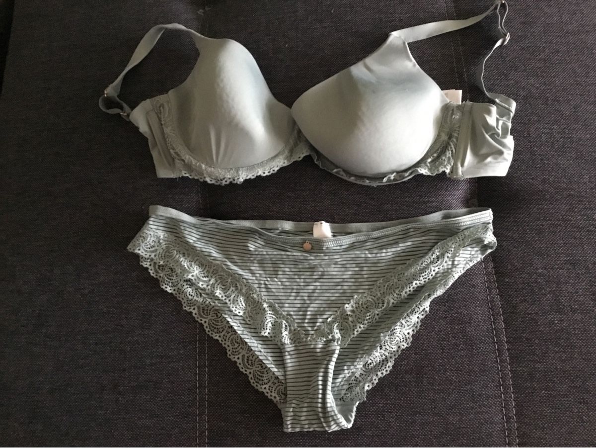 Sonstige Unterwäsche: Set BH GR 85C Höschen Gr 44 – Neu (gemäss Beschreibung) aus Endingen von Warlock