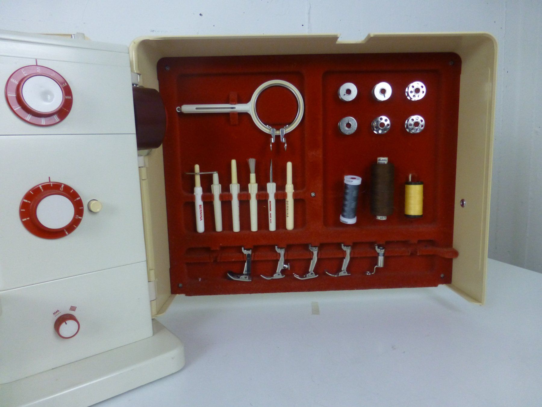 Bernina Macchine da cucire: Bernina nova mit Original Koffer – Usato da Fahrweid venduto da ekv 3