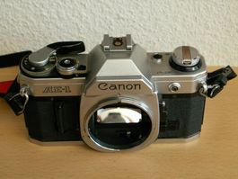 Kamera: CANON AE - 1 + 3 Objektive und Div Zubehör
