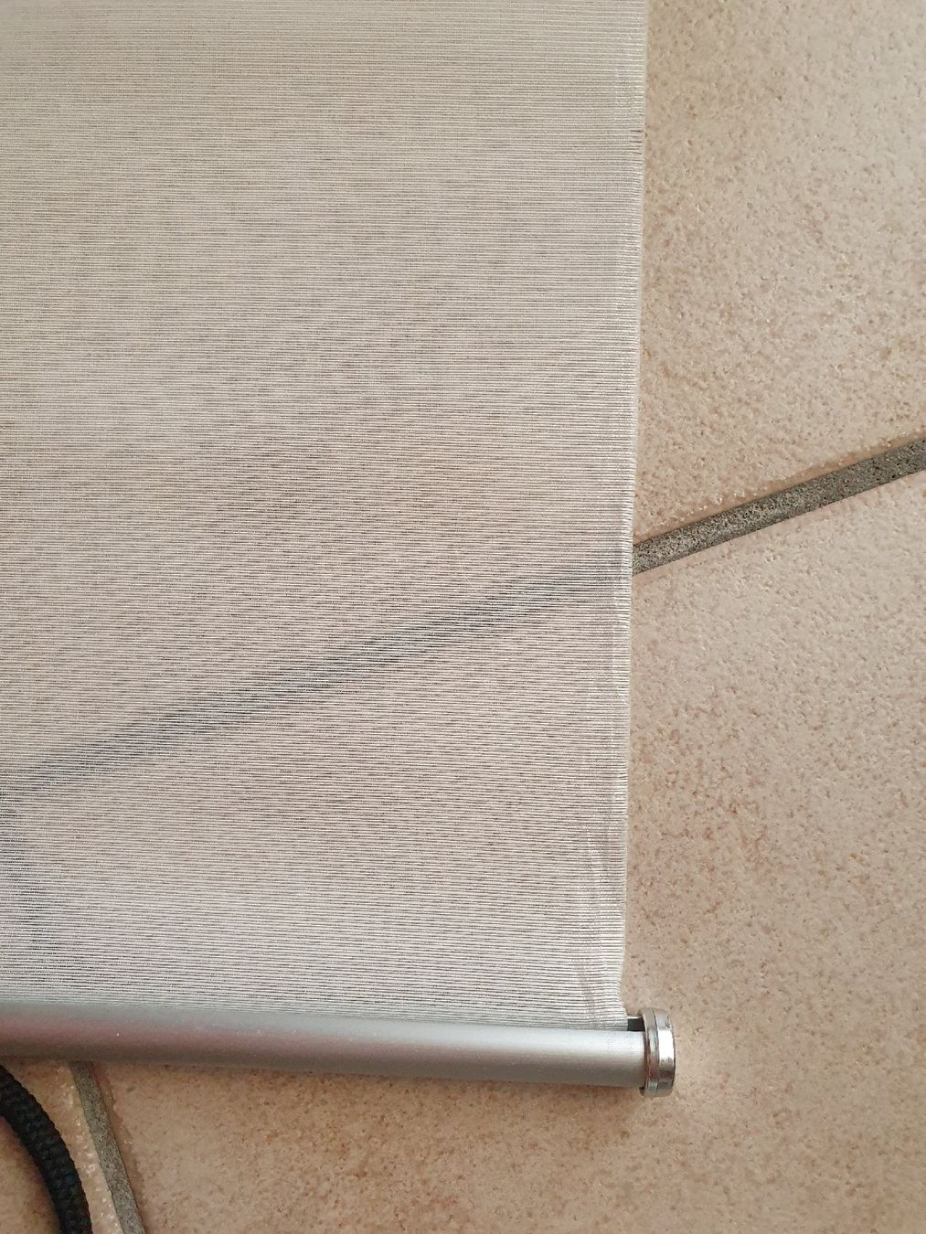 Tende: Fensterrollo gross, weiss Einzugautomatik – Usato da Unterlunkhofen venduto da SophieS. 1