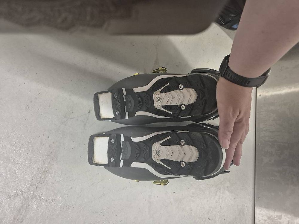 Chaussures hommes: Salomon Skischuh Grösse 27 Für Schuhgrösse 42 – D'occasion à Schaffhausen par kiiiper 1