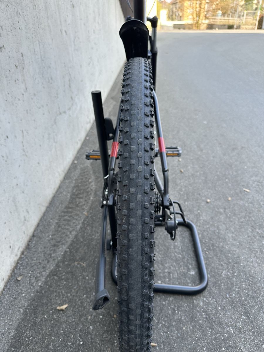 Trek Biciclette: Trek Marlin 4 M Wheel Matte black – Usato da Luzern venduto da HochM16 4
