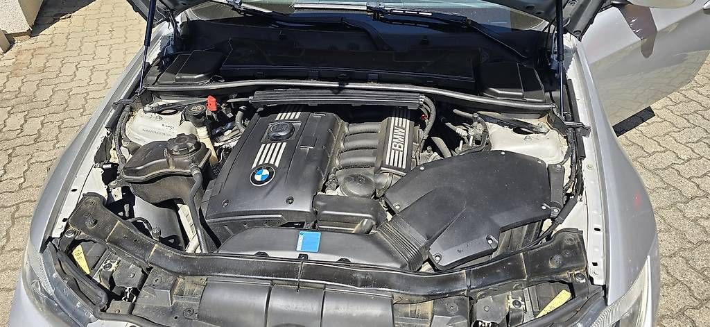 Autos: BMW 330i e91 M Paket – D'occasion à Rapperswil BE par Egons 3