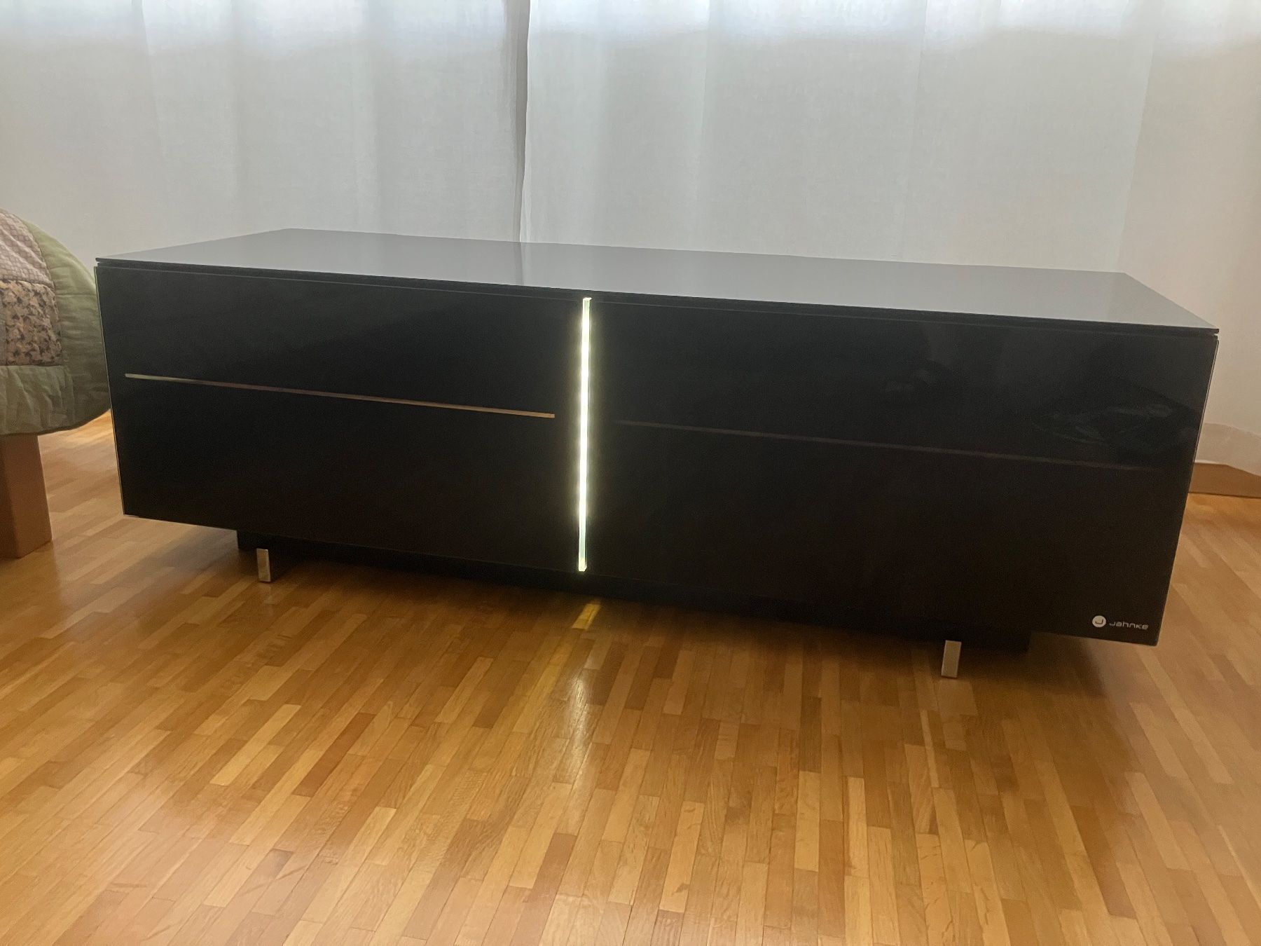 Mobili TV: TV Möbel JAHNKE SL8152 – Usato da Seengen venduto da BeoLeo 2