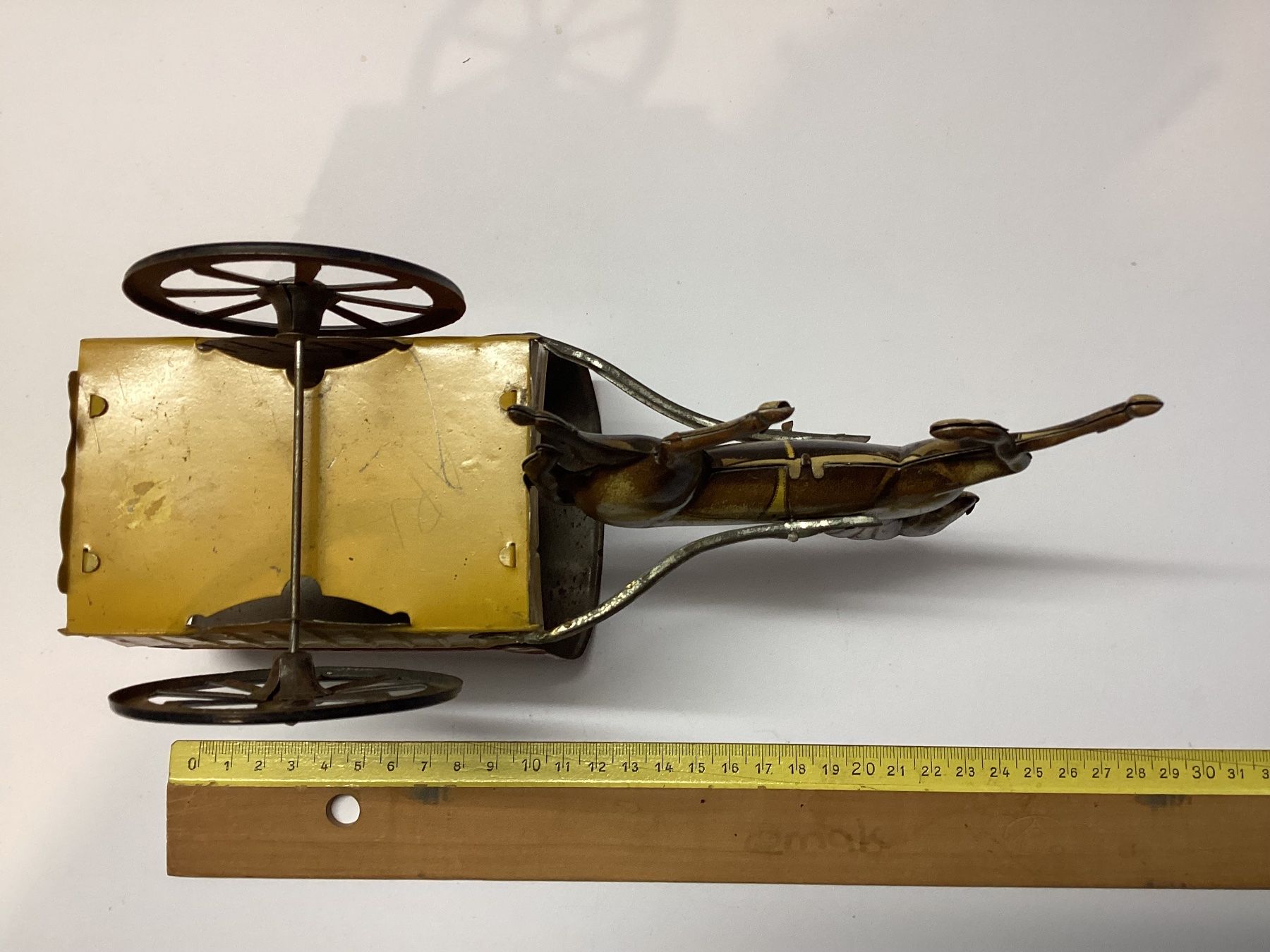 Giocattoli: Antike Blechkutsche mit Pferd – Usato da Eglisau venduto da mar_5rn2 4