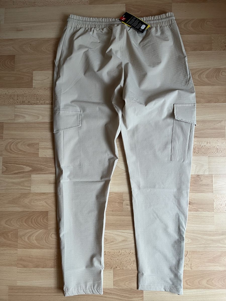 Under Armour Pantaloni: Under Armour Hosen – Nuovo e nell'imballaggio originale da Basel venduto da ttudor