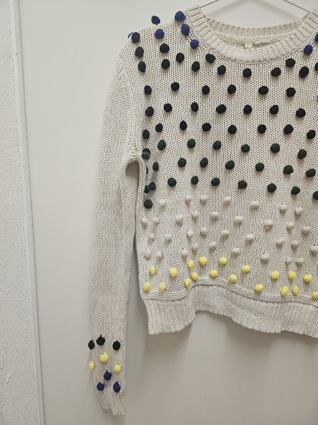 Tops: Pullover beige mit Bommeln mehrfarbig gebraucht – Gebraucht aus Zürich von eri_8w5v 1