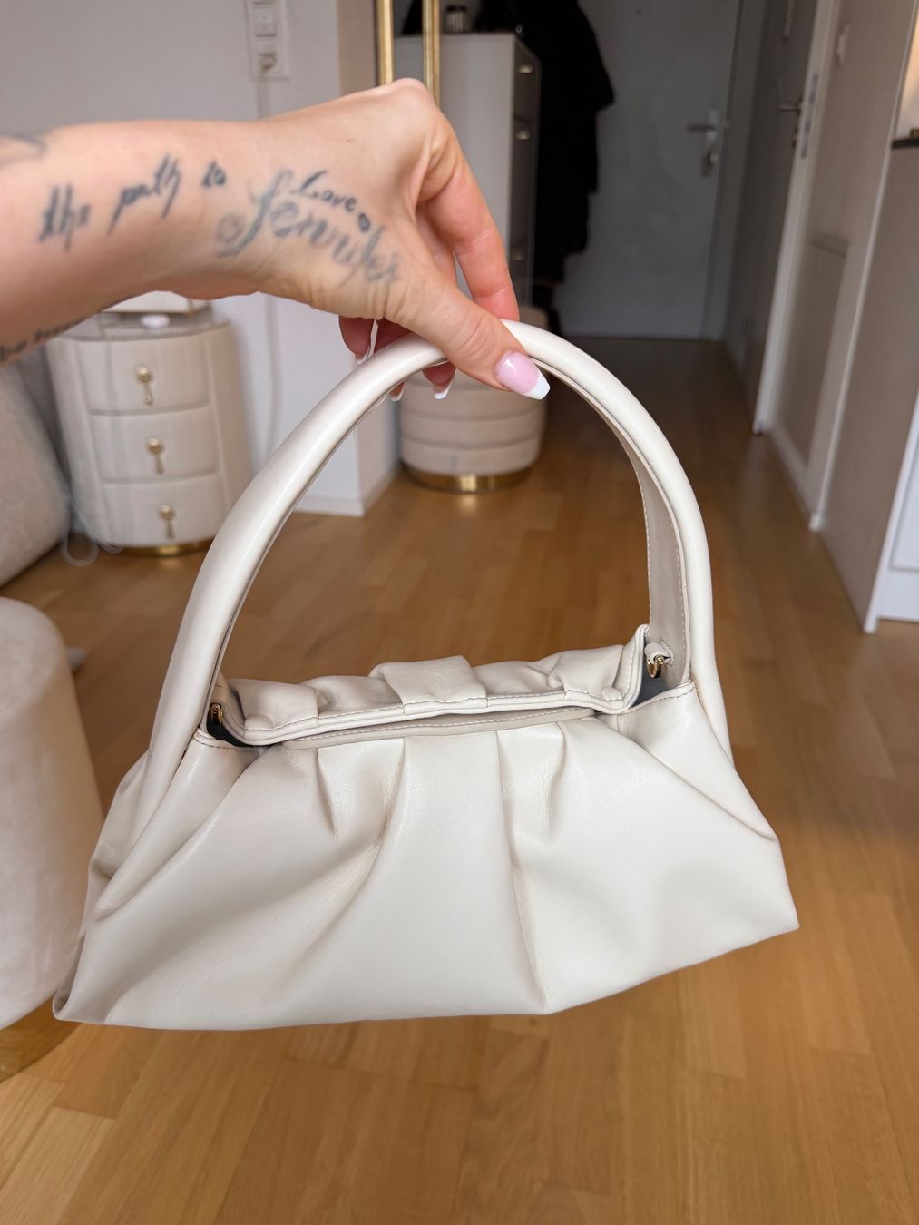 Borse: THEMOIRE HERA SHOULDER BAG – Nuovo (secondo la descrizione) da Neuhausen am Rheinfall venduto da jen_2bcj 2