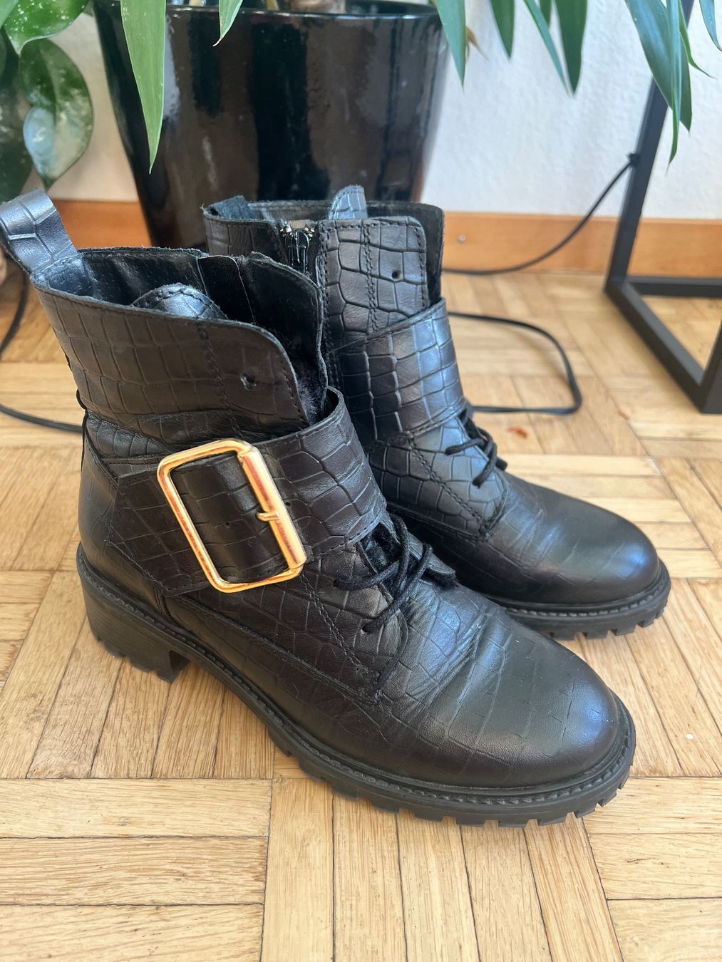 Scarpe da donna: Zign Lederstiefelette gr 37 – Usato da Effretikon venduto da YaMn