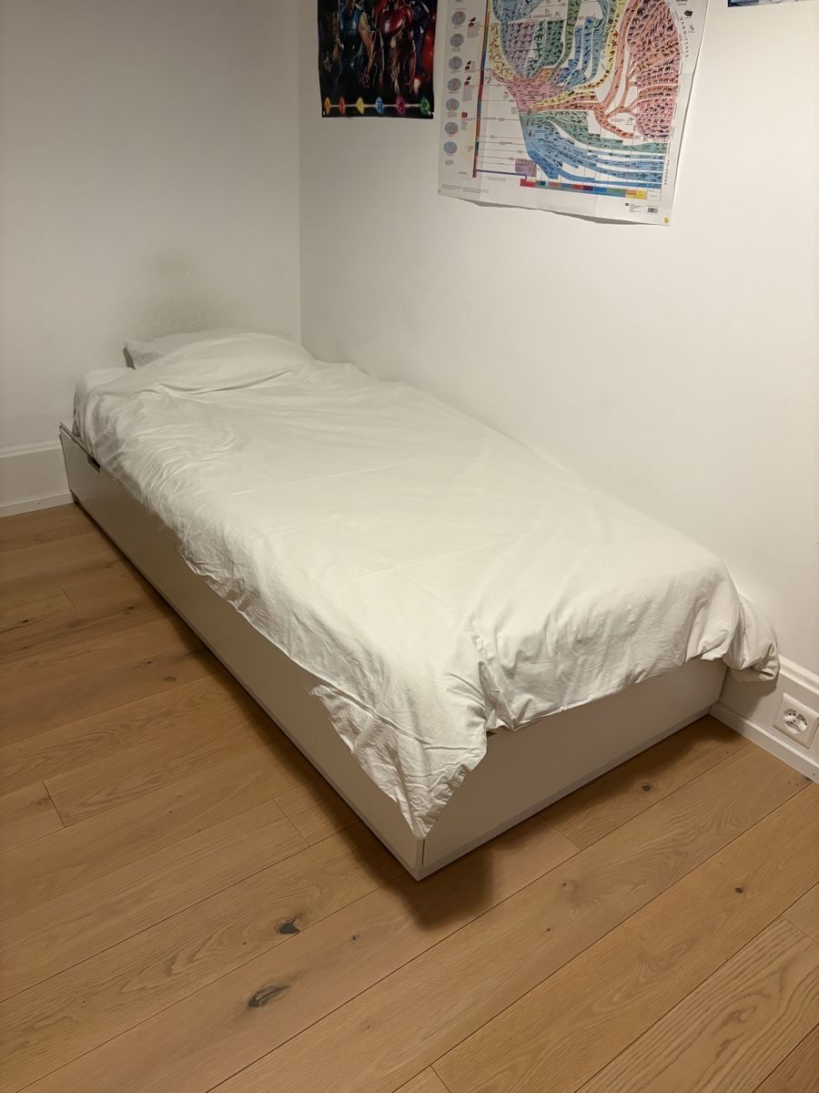 Betten: Lit enfant avec rangement y.c matelas – Gebraucht aus Peseux von and_5f6l