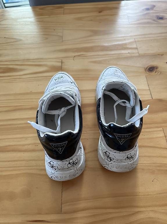 Chaussures femmes: guess turschschuhe  – D'occasion à Adligenswil par balboa5 4
