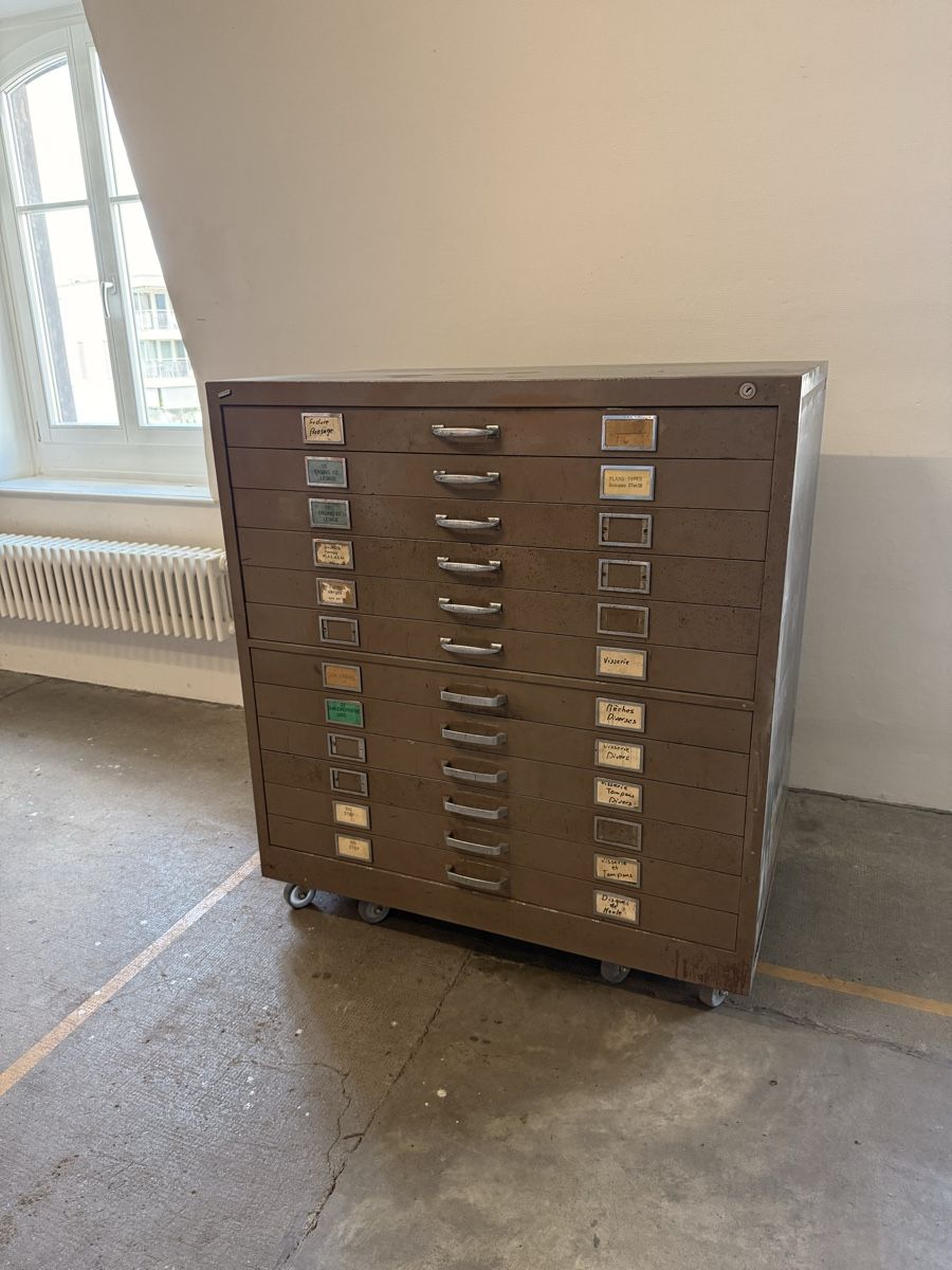 Cassettiere: Meuble métallique à tiroir Vidmar – Usato da Neyruz FR venduto da jdevaud