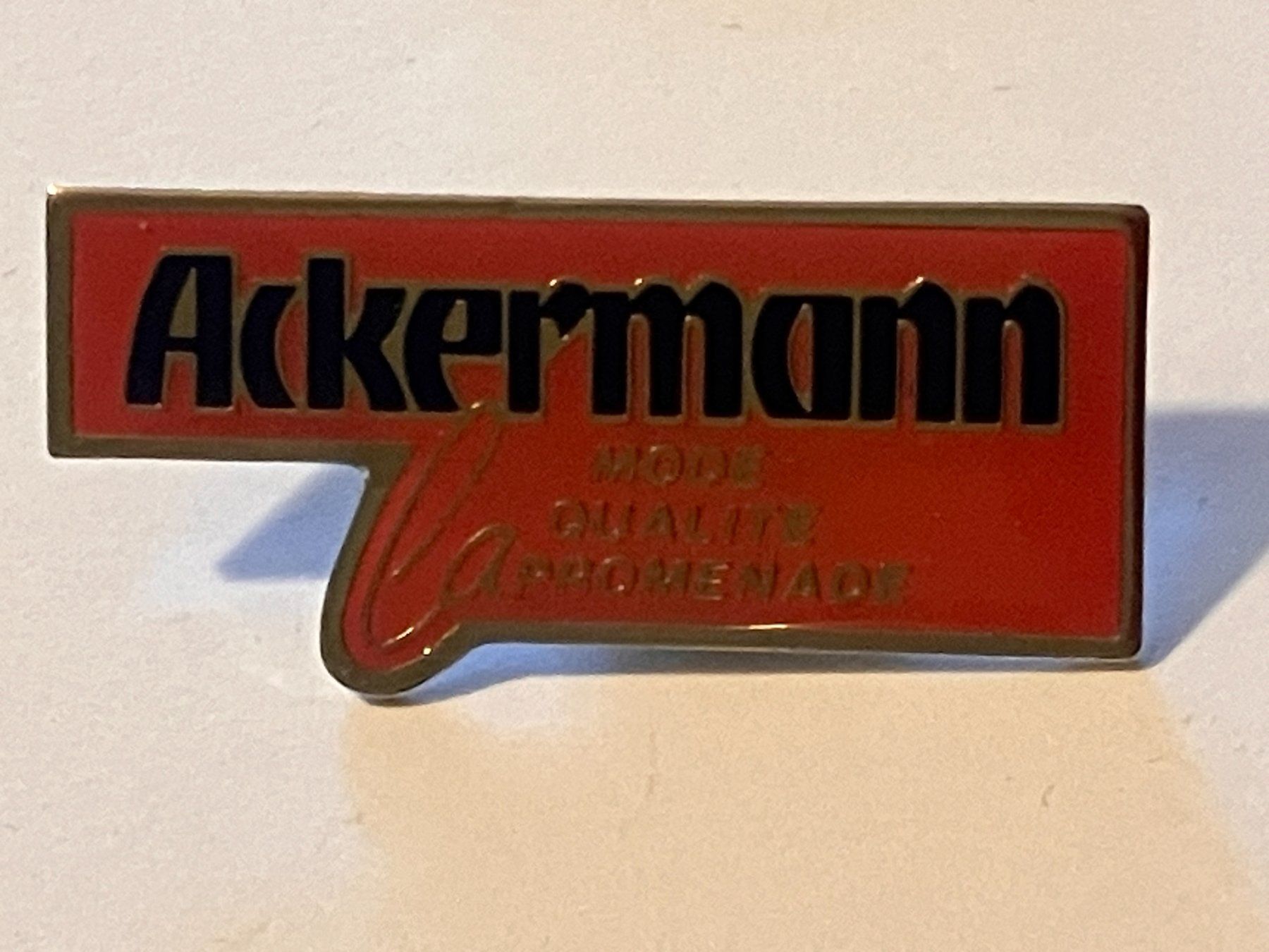Plaketten & Abzeichen: 1 Pin Ackermann – Gebraucht aus Basel von djwwpp