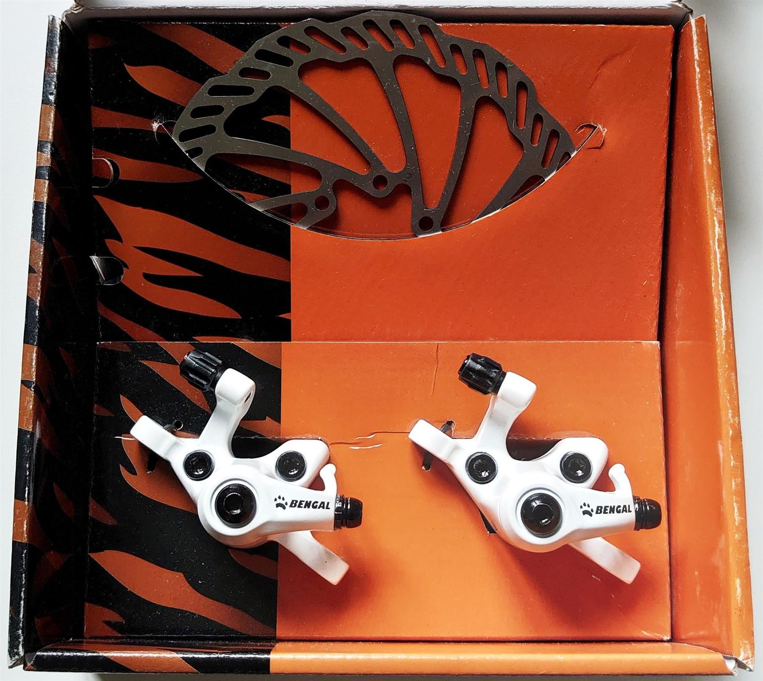 Pezzi di ricambio: Bengal - MB606 set de freins à disque – Nuovo e nell'imballaggio originale da Biel/Bienne venduto da TheShop4U