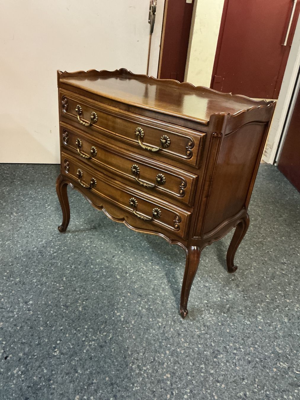 Commodes: Klassische Stilkommode geschwungen – D'occasion à Bern par vielerart 6