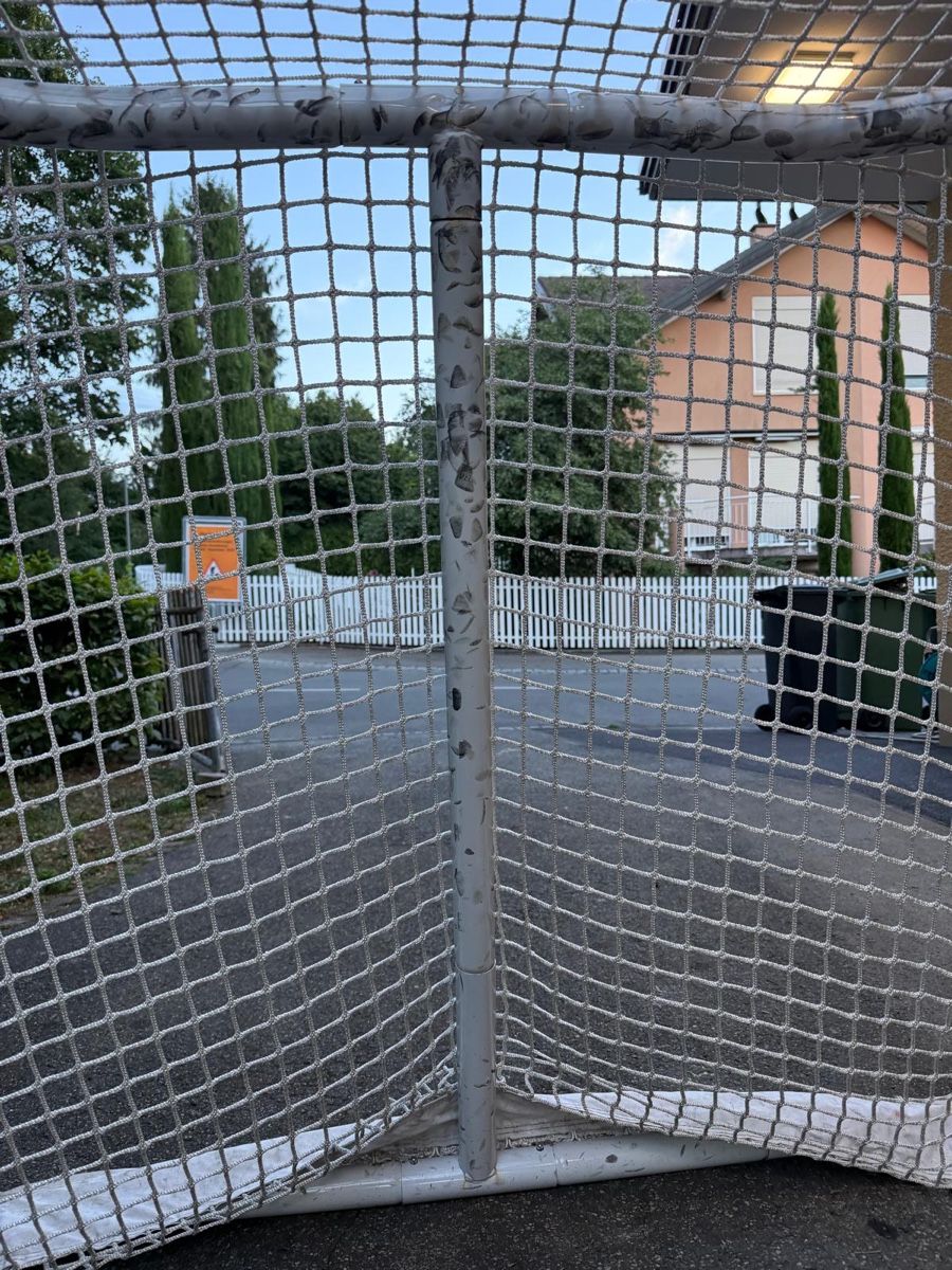 Jeux: Bauer Eishockey Tor rot, zerlegbar, gebraucht – D'occasion à Muri b. Bern par sab_2gz7 7