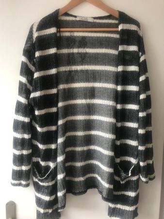 Dünne Strickweste