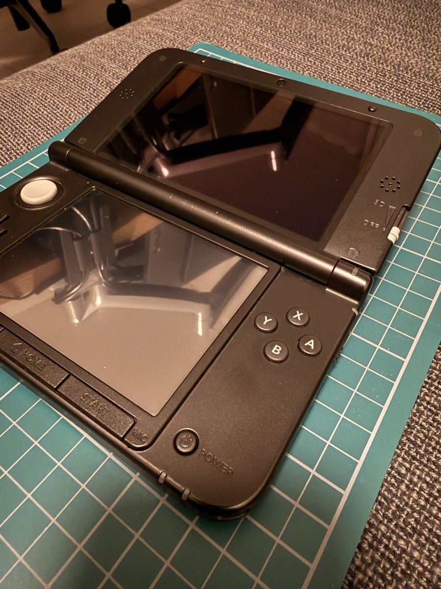 Nintendo Console: Nintendo 3DS XL inkl. Ladekabel – Usato da Dottikon venduto da bend 6