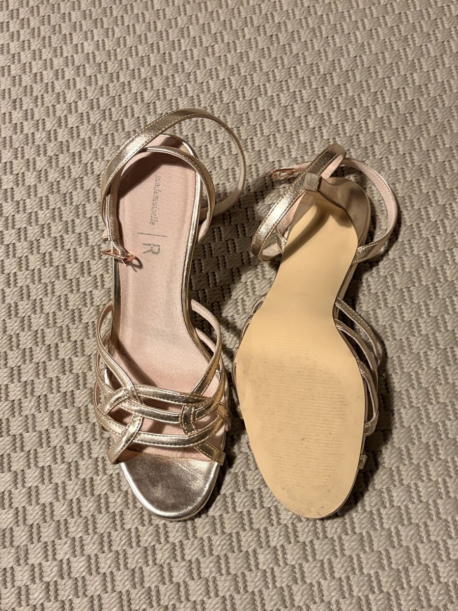 Scarpe da donna: Chaussure à talon rose gold – Usato da Nyon venduto da micasazoo 1