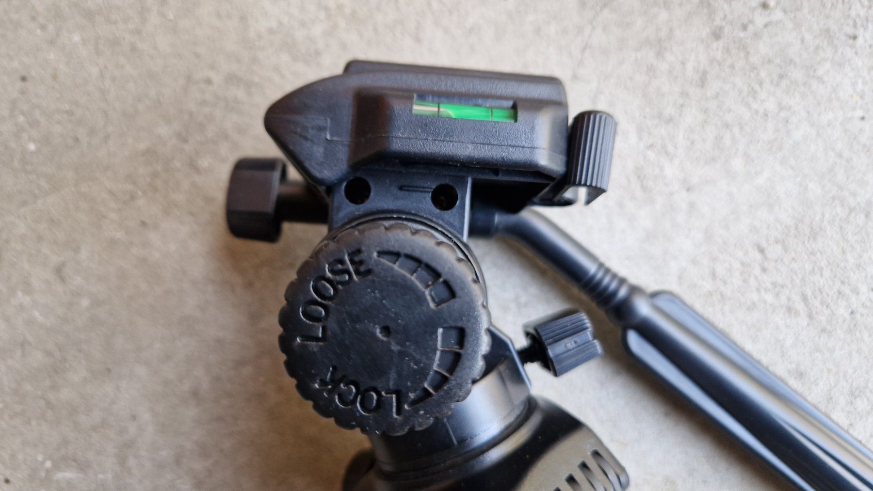 Treppiedi & Teste: SIMA ProLine Video Stativ ST-25K – Usato da Laufen venduto da nostalgie0811 5