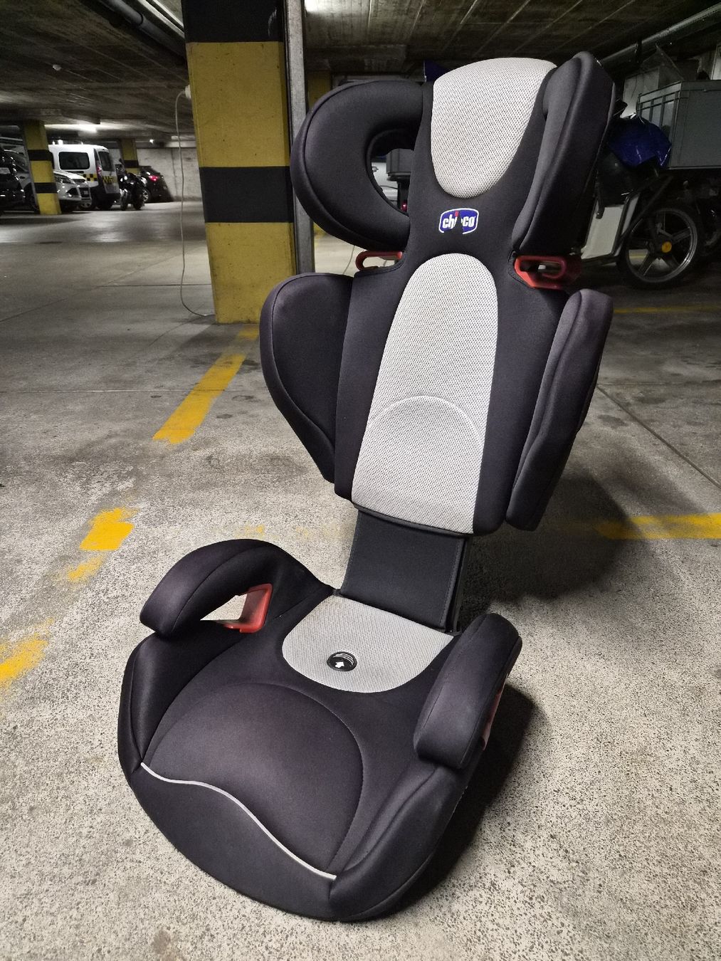 Chicco Auto-Kindersitze: Chicco Kindersitz schwarz – Gebraucht aus Bassersdorf von herzfa 2