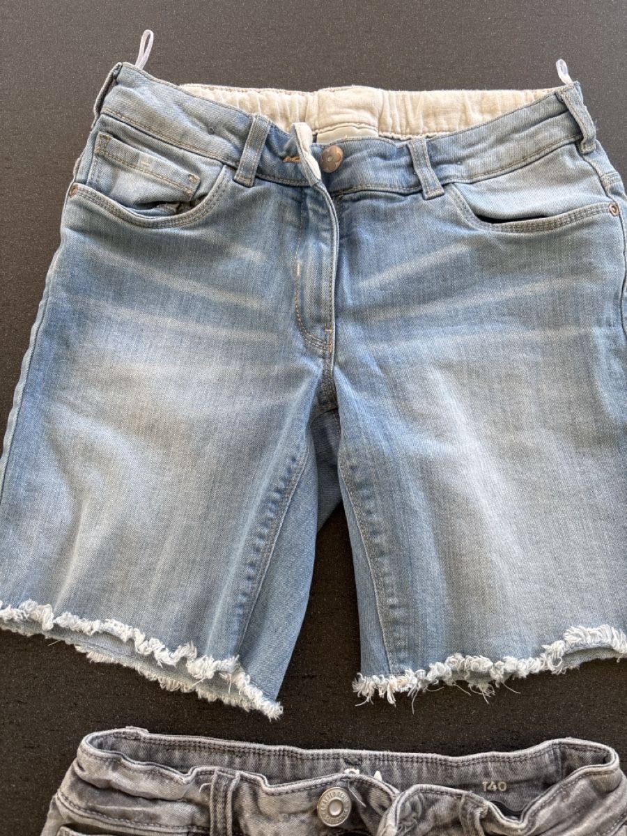 C&A Hosen: 2er Set C&A Jeans Shorts, Gr. 140 – Gebraucht aus Wilen b. Wil von b-mountain 1