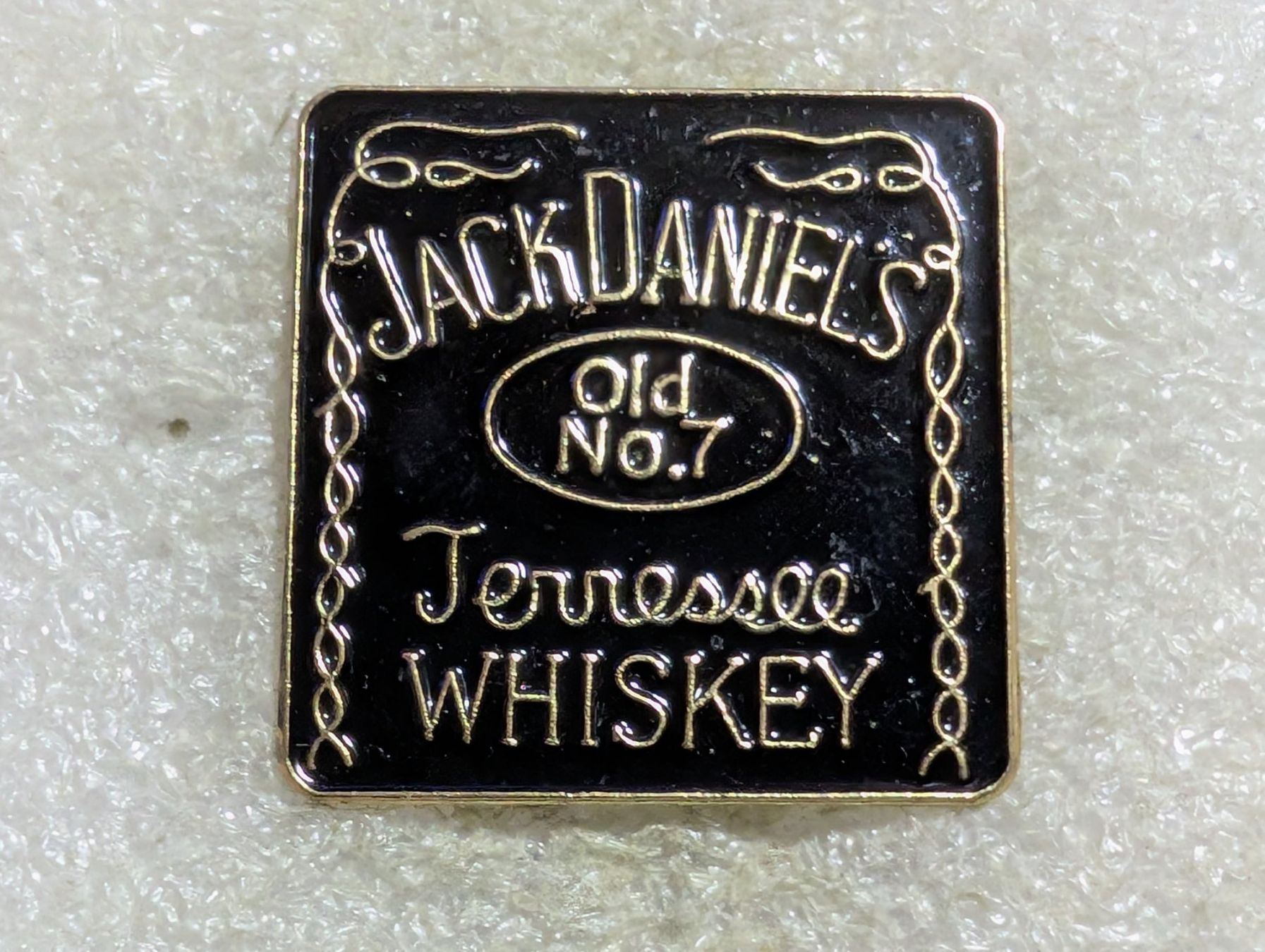 Plaketten & Abzeichen: Ansteckpin 161: Jack Daniels Whiskey – Gebraucht aus Oppligen von Pin-Fall-Shop