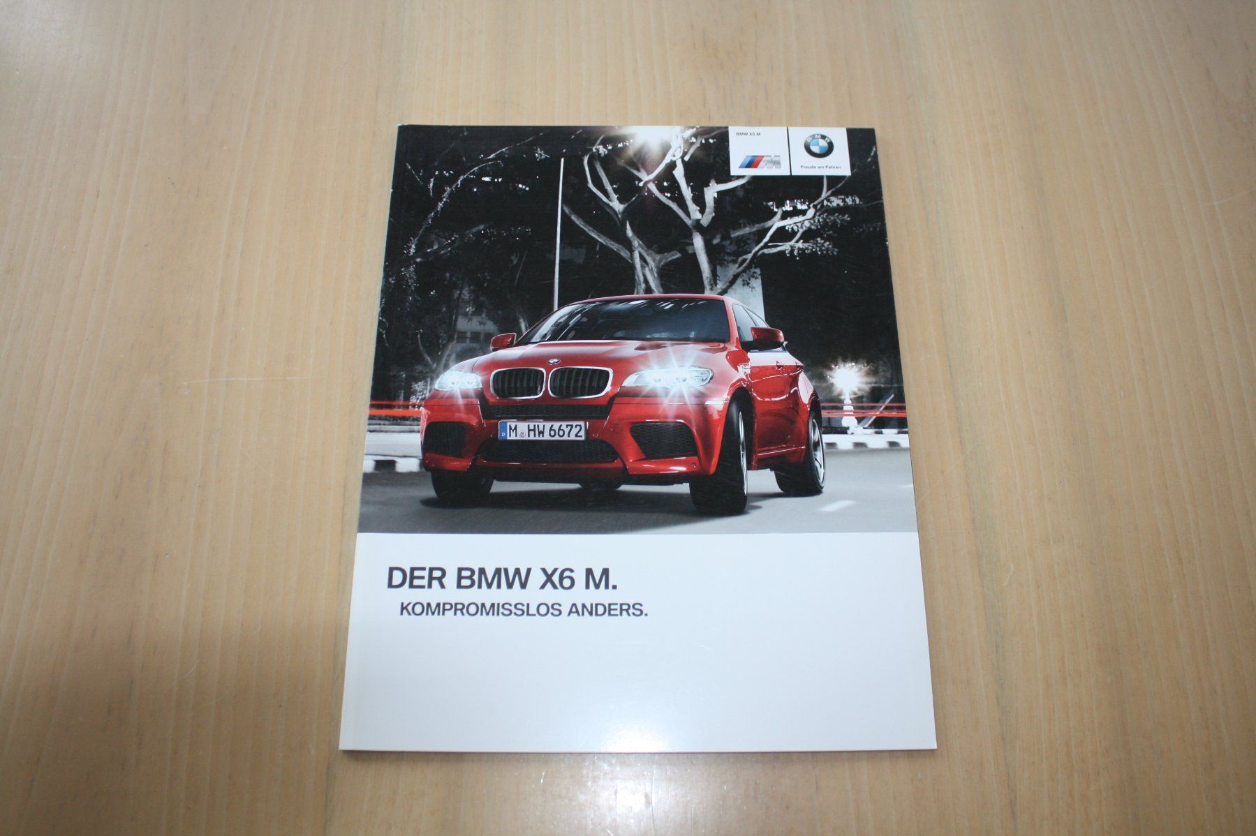 BMW Documenti: BMW X6 M Broschüre 2013 – Usato da Wikon venduto da erwin400