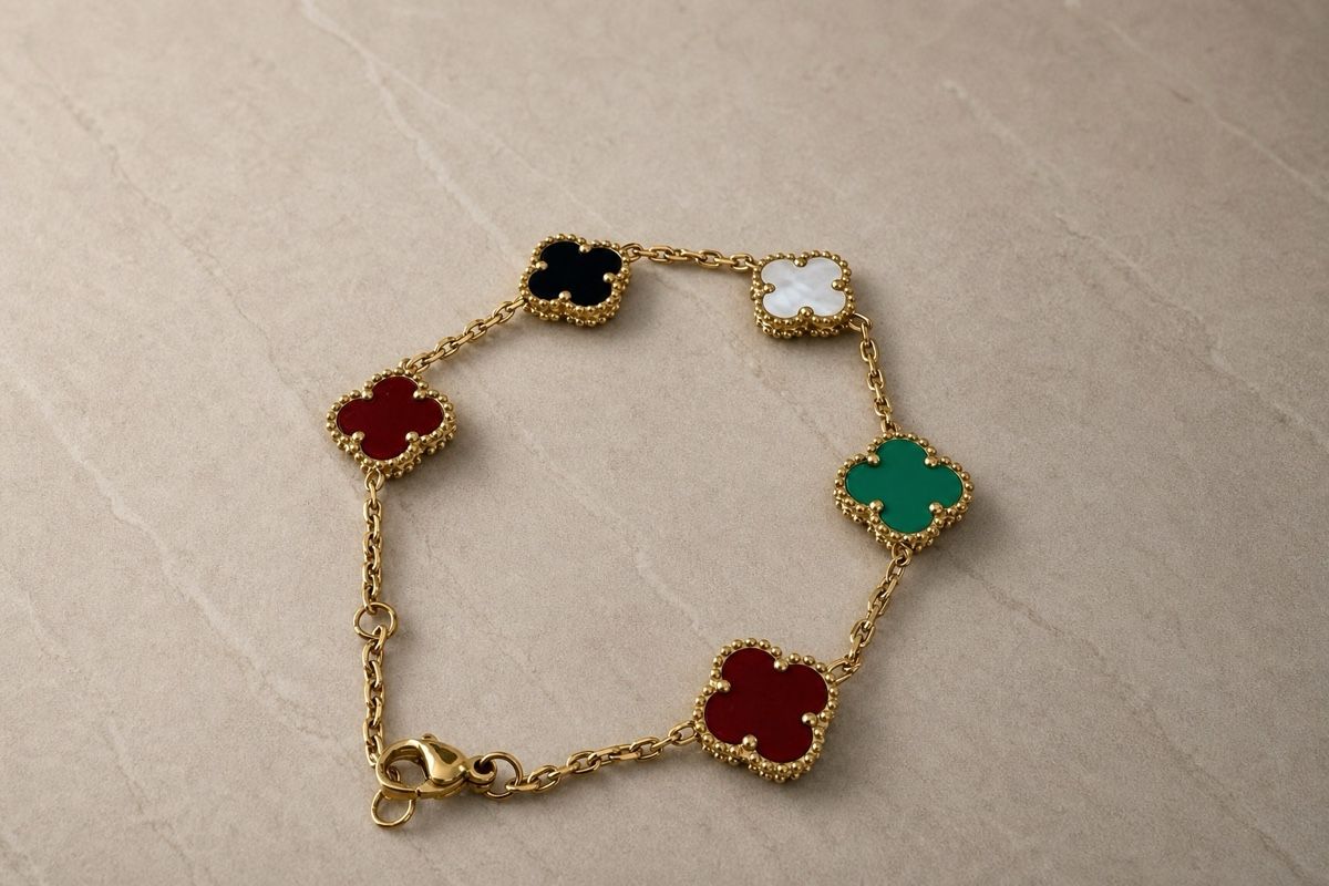 Bracciali & Braccialetti: Edelstahl Armband vierblatt – Nuovo e nell'imballaggio originale da Oberhasli venduto da Duabelle_official 1