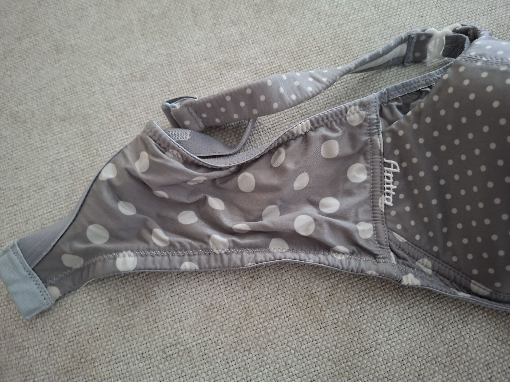 Altra biancheria intima: Anita Still BH Punkte Grösse 75 C – Usato da Triesenberg venduto da Anastasia26 2