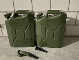 2x Kanister 20L Grün mit Ausgiesser Set 