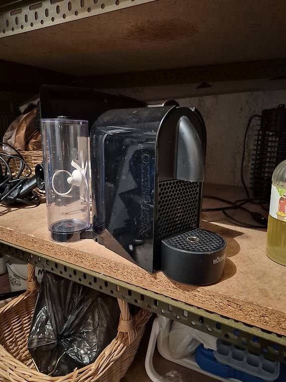 Kaffeemaschinen & Espressomaschinen: Machine à café Nespresso – Gebraucht aus Collombey von spi_6wgt 1